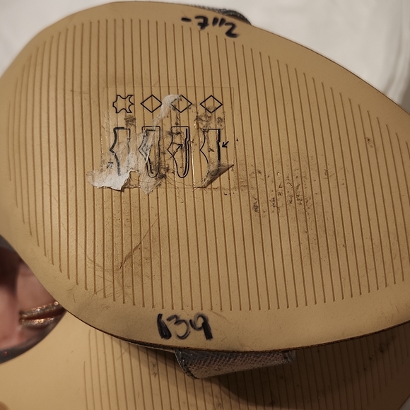 MICHAEL Michael Kors  Simone New Silver patent leather women's heels Size 7.5 - Picture 6 of 12